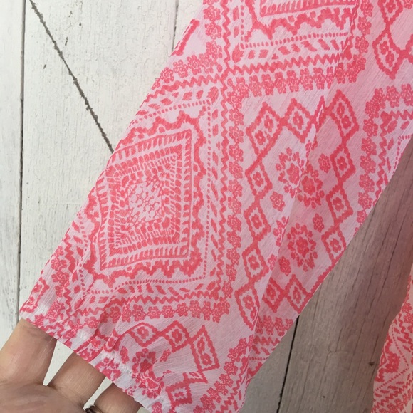 No Boundaries pink sheer geometric print top - Picture 4 of 5